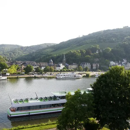 Ξενοδοχείο Vier Loewen 2*