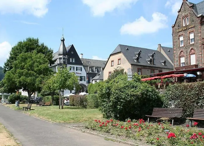 Vier Loewen Hotel 2*